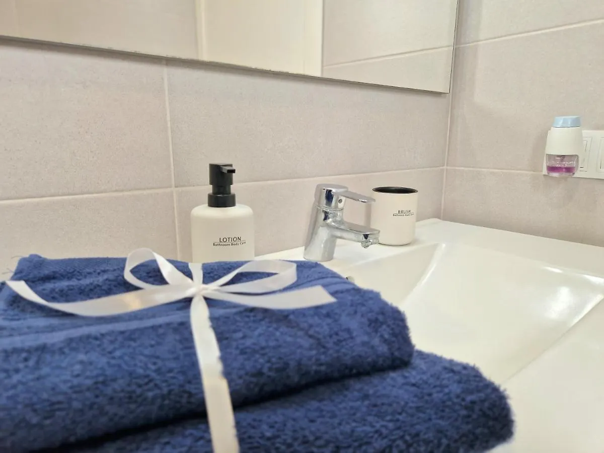 Habitacion Privada En Apartamento Moderno Compartido Cerca De La Playa Y Aeropuerto Hotel San Isidro  0*, San Isidro (Tenerife) Spain