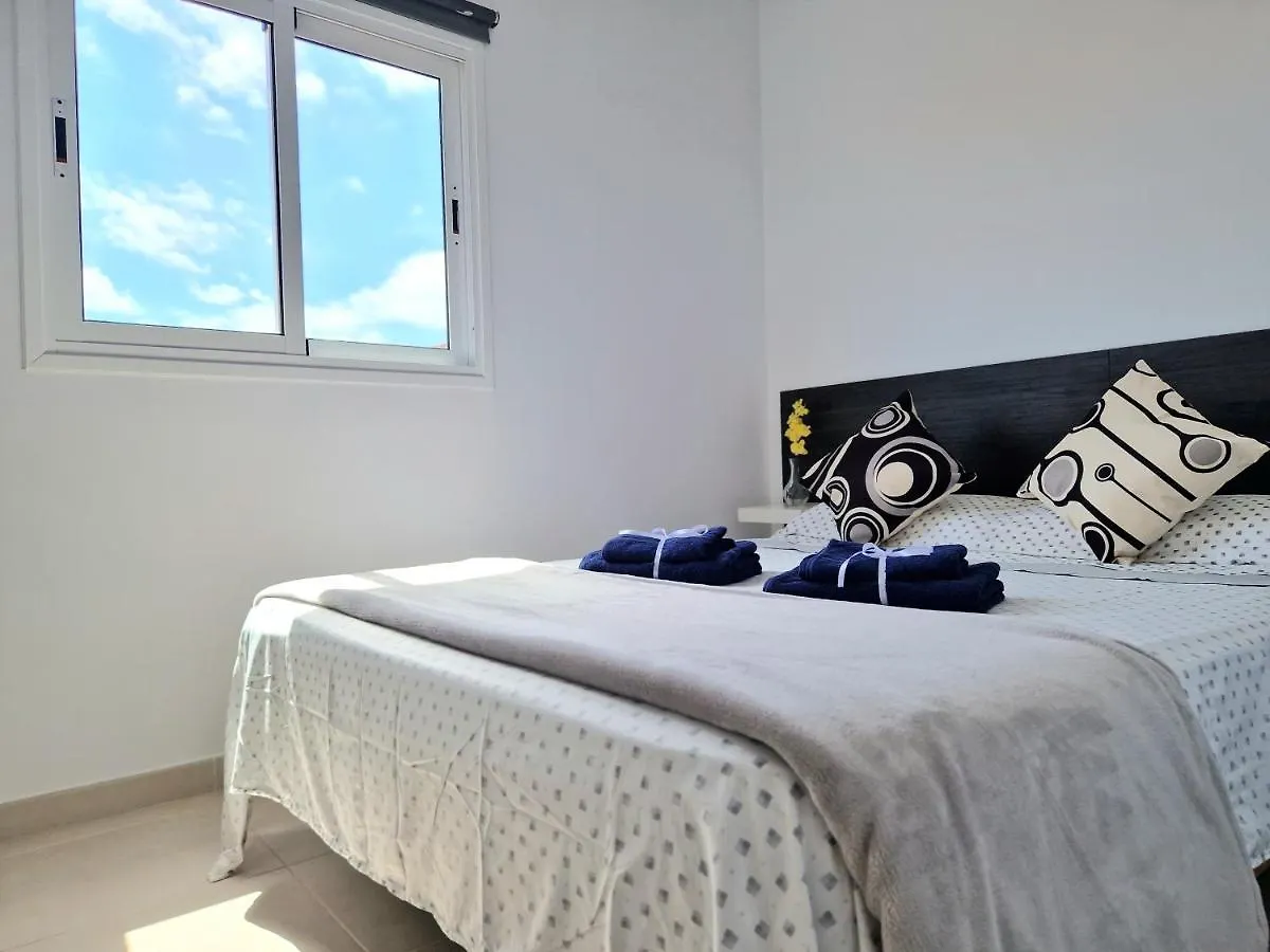 Habitacion Privada En Apartamento Moderno Compartido Cerca De La Playa Y Aeropuerto Hotel San Isidro  Guest house San Isidro (Tenerife)