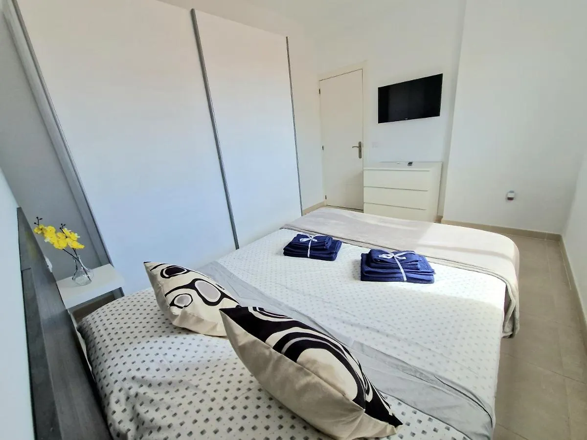 Guest house Habitacion Privada En Apartamento Moderno Compartido Cerca De La Playa Y Aeropuerto Hotel San Isidro