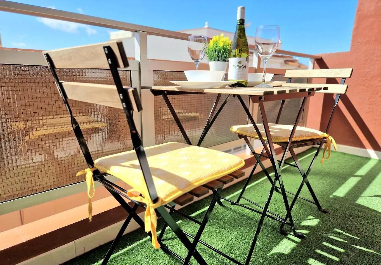 Habitacion Privada En Apartamento Moderno Compartido Cerca De La Playa Y Aeropuerto Hotel San Isidro  Guest house San Isidro (Tenerife)